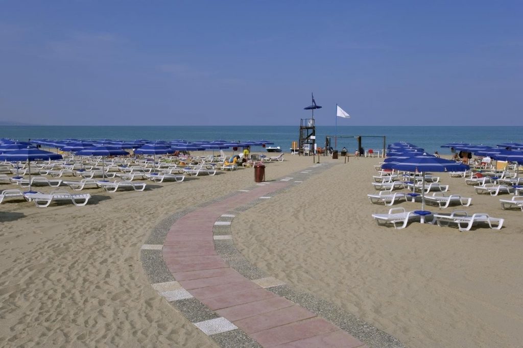 baia degli achei con spiaggia privata in calabria