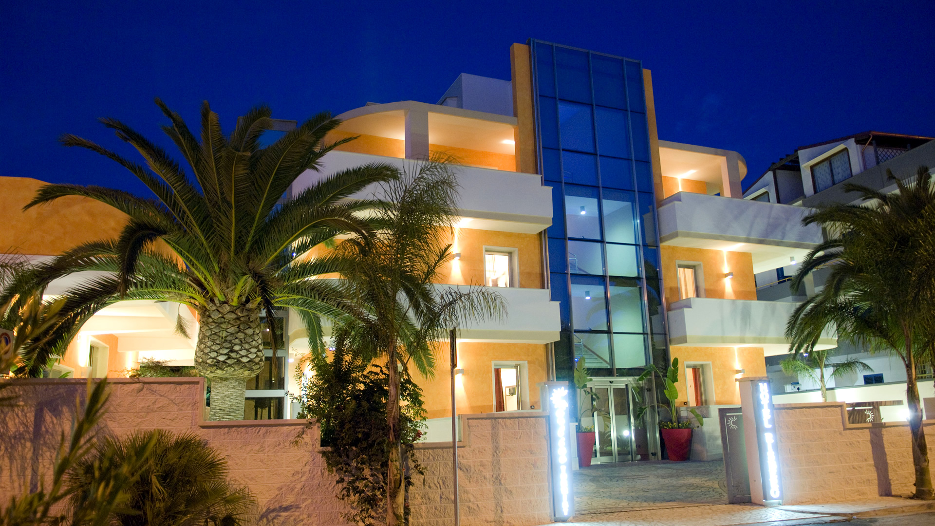 APPARTAMENTI CARLINO TOURIST Residence