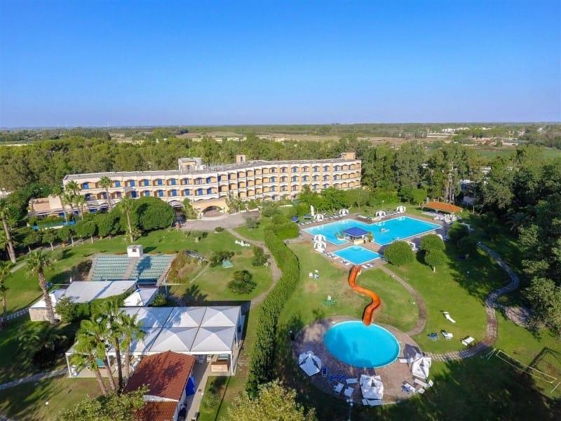 Araba Fenice Village