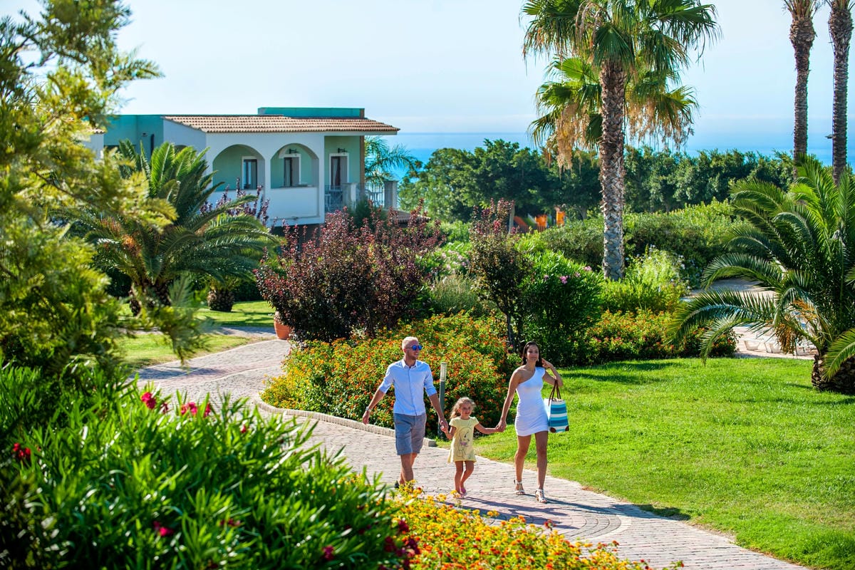 Serenusa Resort