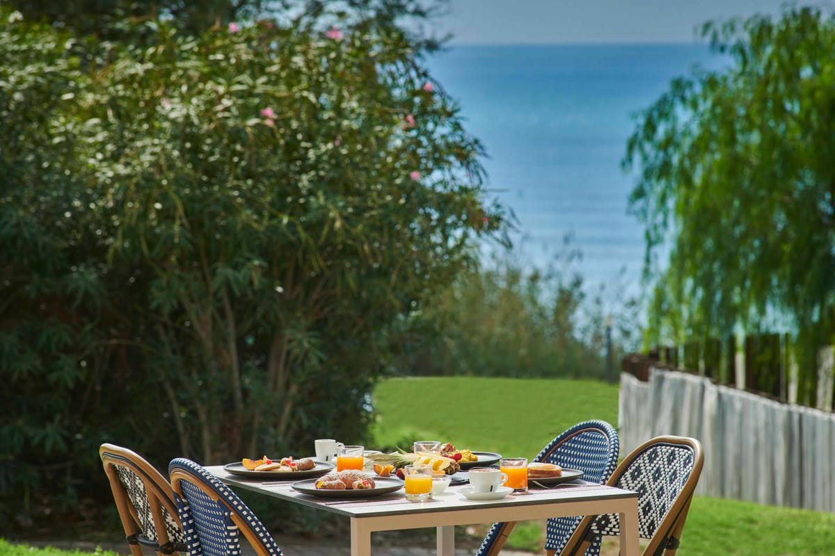 Serenusa Resort