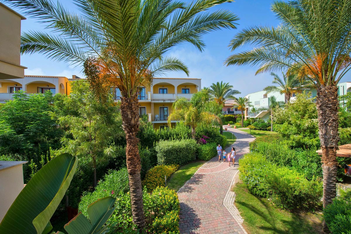 Serenusa Resort